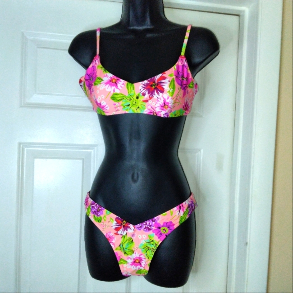 New Victoria's Secret Floral Bikini Size M